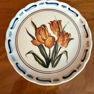 Floral Ceramic Plate with Orange Tulips hand painted in Holland 🇳🇱